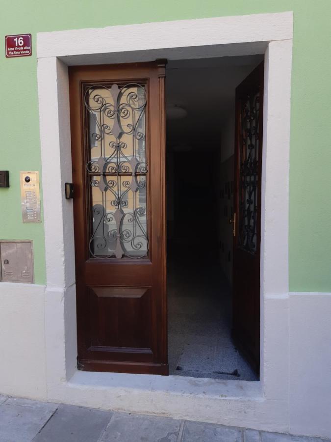 Azzurro Apartment פיראן מראה חיצוני תמונה