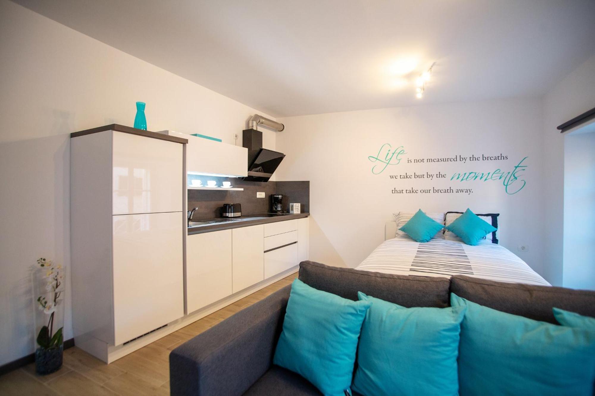 Azzurro Apartment פיראן מראה חיצוני תמונה