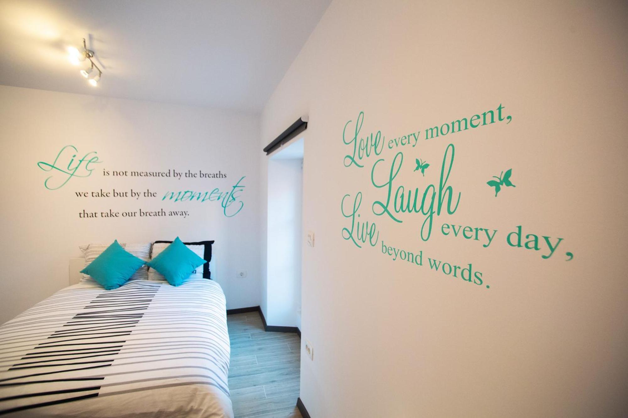 Azzurro Apartment פיראן מראה חיצוני תמונה