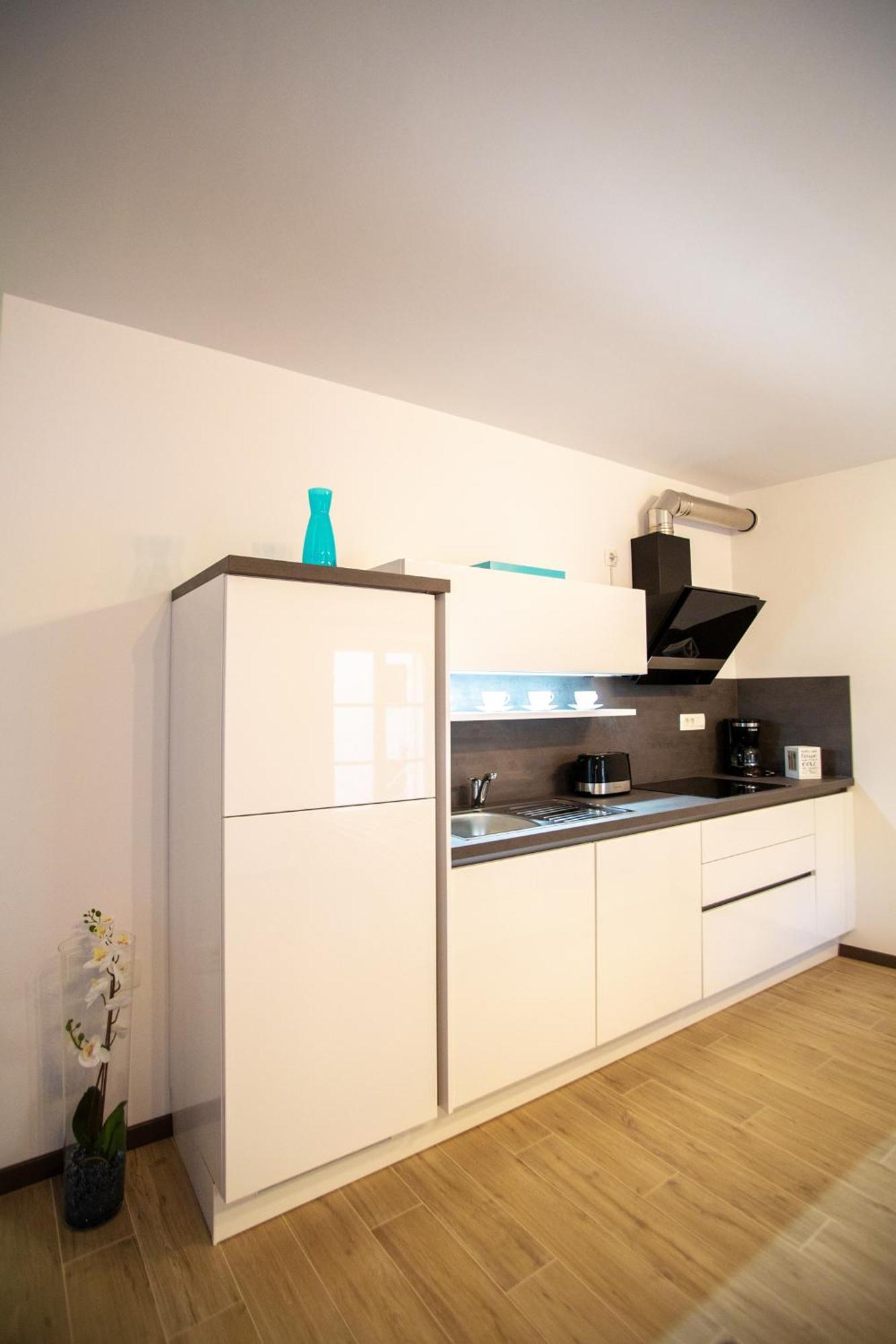 Azzurro Apartment פיראן מראה חיצוני תמונה