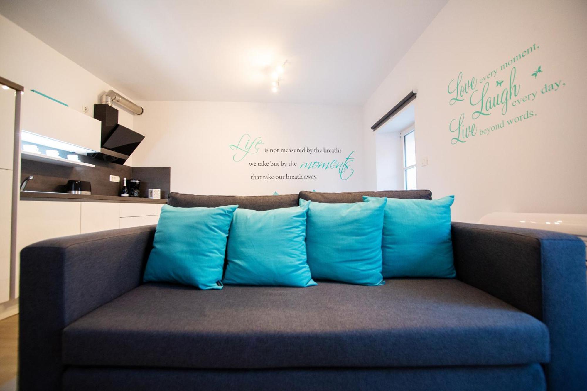 Azzurro Apartment פיראן מראה חיצוני תמונה
