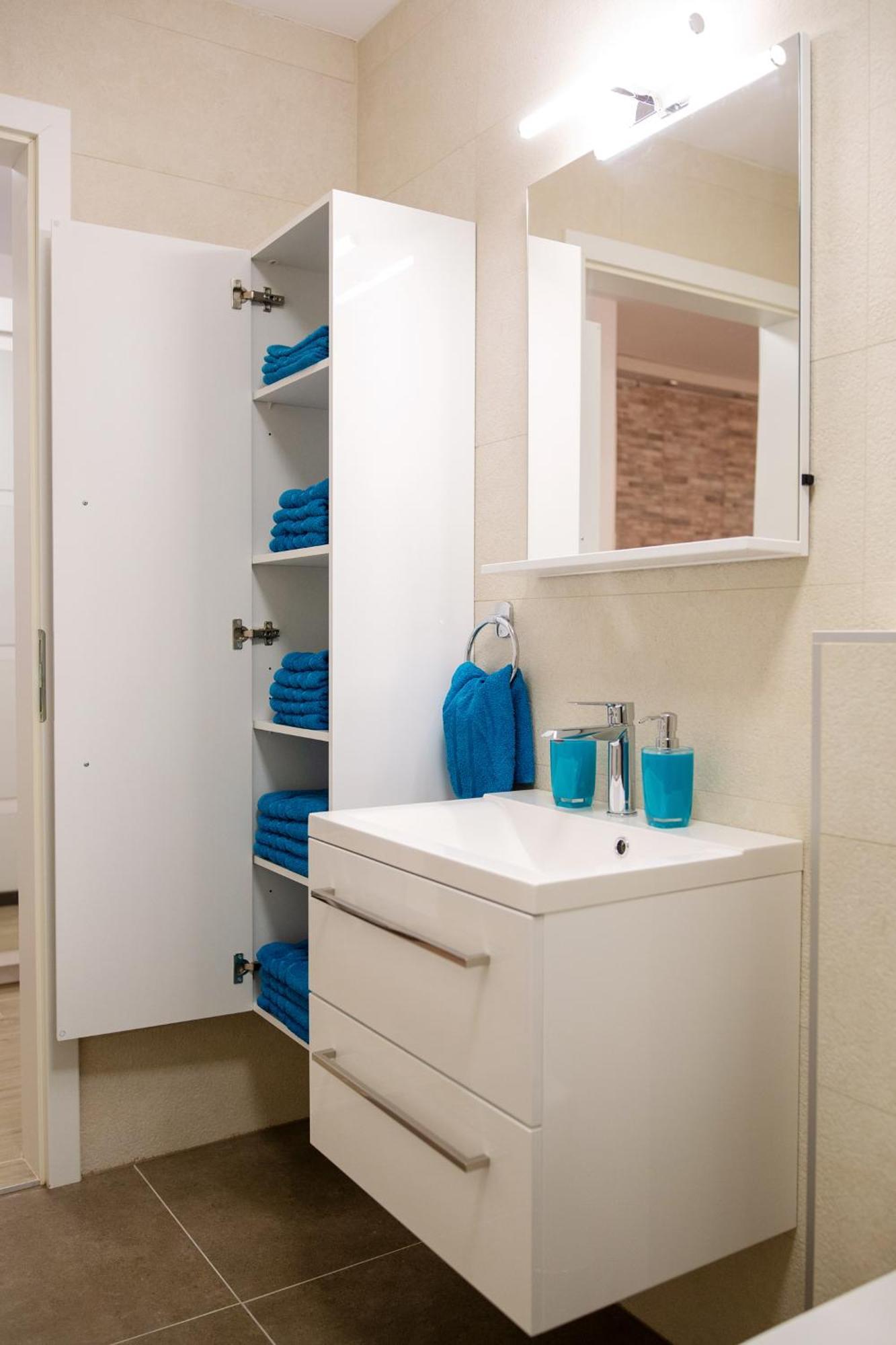 Azzurro Apartment פיראן מראה חיצוני תמונה