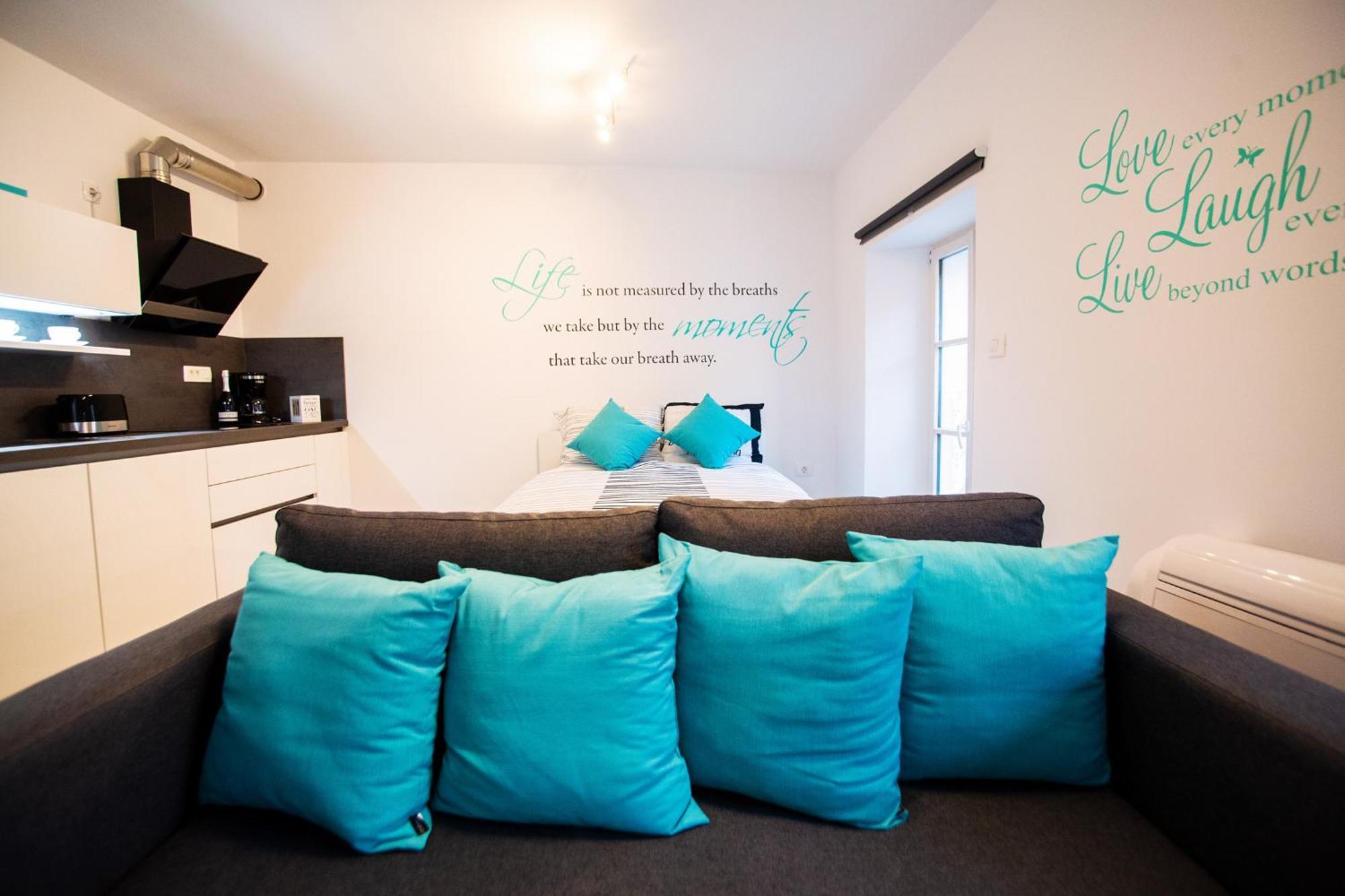 Azzurro Apartment פיראן מראה חיצוני תמונה