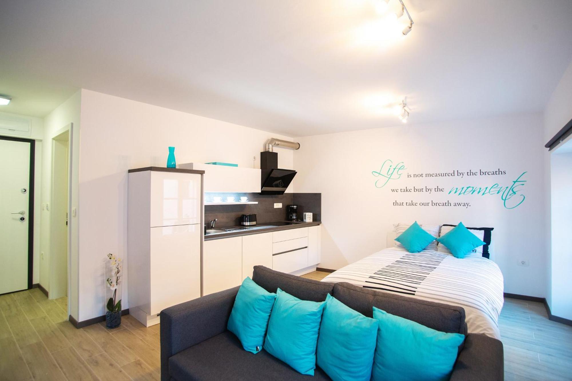 Azzurro Apartment פיראן מראה חיצוני תמונה